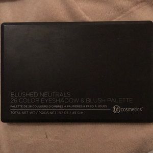 Bh cosmetics blushed neutrals palette